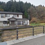 【 売 家 】糸魚川市藤後（能生）３００万円価格応談可😊県道脇畑付 大型除雪機付き